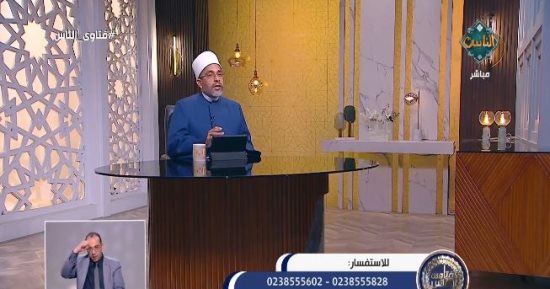 هل تغطية الرأس أثناء الإحرام تُفسده؟.. أمين الفتوى يوضح الحكم
