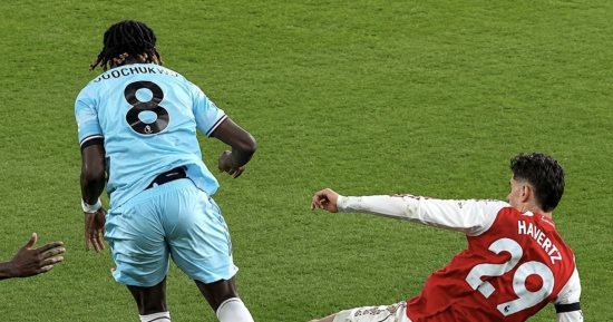 أرسنال يقترب من لقب الدوري الإنجليزي وينتظر تعثر السيتي