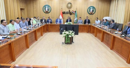محافظ المنوفية يوجه بضرورة التعامل مع ظاهرة الكلاب الضالة