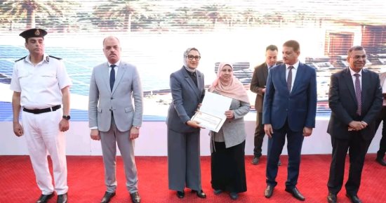 محافظ الوادى الجديد تكرّم مدربى التحول الرقمى.. اعرف السبب