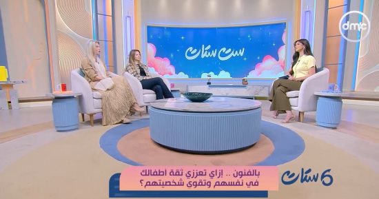 المسرح يجمع نيللي صادق ووالدتها زازي حافظ.. علاقة خاصة صنعتها القراءة والفن