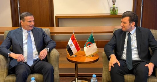 ‎وزير الزراعة يبحث مع نظيره الجزائرى تعزيز التعاون المشترك 