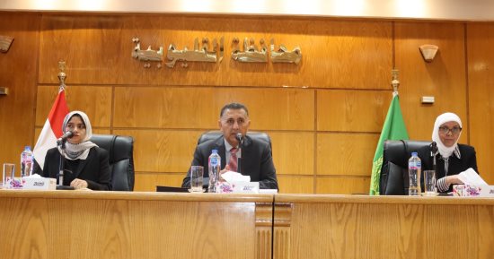 محافظ القليوبية: التوسع فى الخدمات الإلكترونية والاستماع الجاد لشكاوى المواطنين