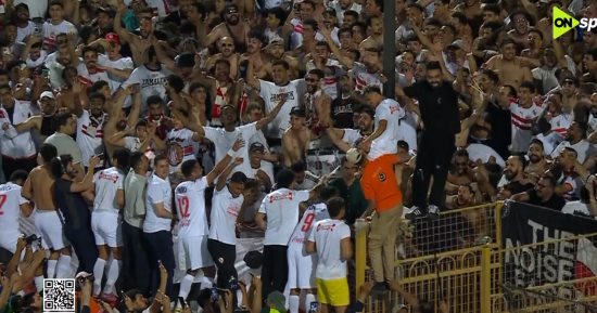 خوان بيزيرا يقود احتفالات لاعبي الزمالك مع الجماهير بعد التتويج بالدوري