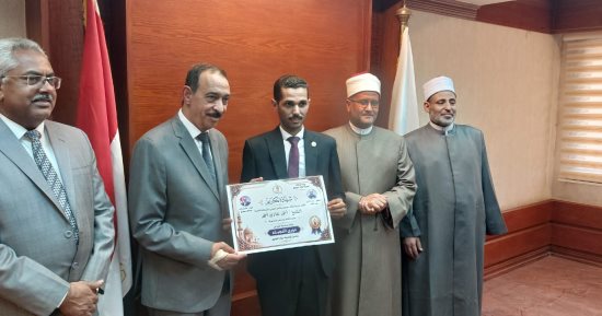 محافظ سوهاج يكرم الفائزين في «دوري الأئمة النجباء» دعما للتميز الدعوى