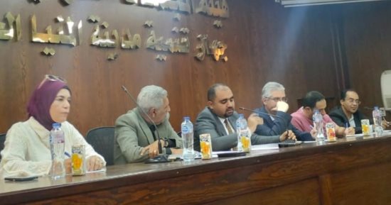 رئيس جهاز المنيا الجديدة يعقد لقاء جماهيرى لحل مشاكل المواطنين داخل المدينة