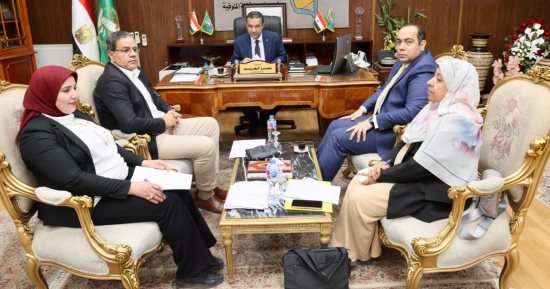 محافظ المنوفية يتابع جهود الارتقاء بالخدمات الصحية