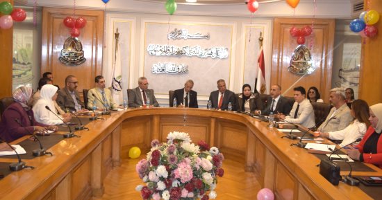 محافظة القاهرة والغرفة التجارية تبحثان تسهيلات تراخيص مراكز تدريب تنمية الموارد البشرية