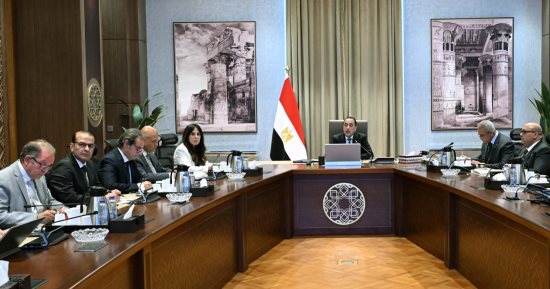 رئيس الوزراء يتابع جهود تنفيذ الخطة الاستراتيجية لتحلية مياه البحر