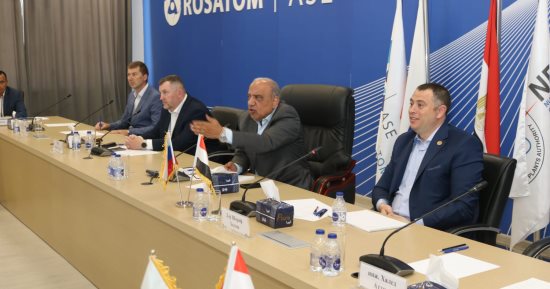 وزير الكهرباء يشهد مراسم استقبال وعاء ضغط المفاعل للوحدة النووية الثانية