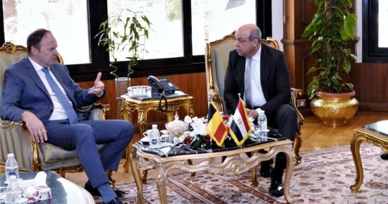 وزير الطيران يبحث مع سفير بلجيكا بالقاهرة فرص تعزيز الربط الجوى بين البلدين
