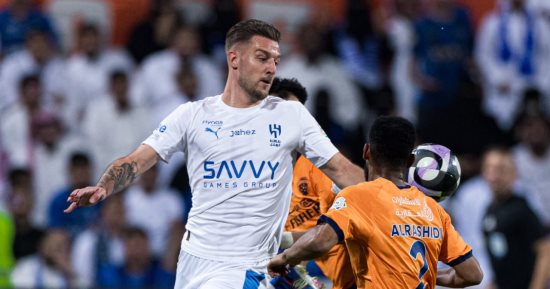 بعد نهاية الشوط الأول .. النصر بطلا للدورى السعودى وضمك الهابط