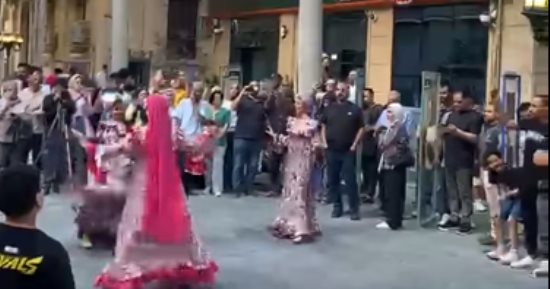 أجواء تراثية أصيلة.. الفن الفلاحى يشعل شارع الفن بوسط البلد (فيديو)