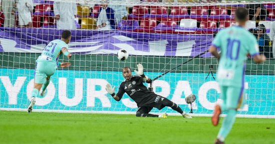 الجزيرة ضد العين .. رفاق ربيعة يتقدمون 3 - 1 في الشوط الأول