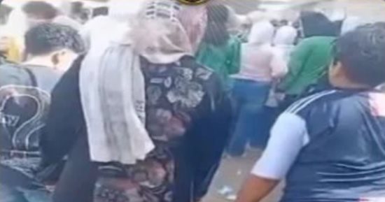 طفل السلاسل بالقليوبية.. لماذا قيدت أم نجلها أثناء ذهابه إلى المدرسة؟