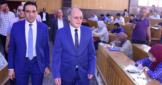 رئيس جامعة سوهاج يتفقد امتحانات كليات التمريض والهندسة والزراعة
