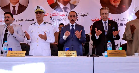 محافظ سوهاج يشهد صلح عائلتى أولاد الحاج مصطفى رجب وأولاد الحاج محمد إسماعيل