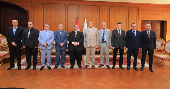 رئيس جامعة كفر الشيخ يترأس لجنة اختيار عميد كلية العلوم