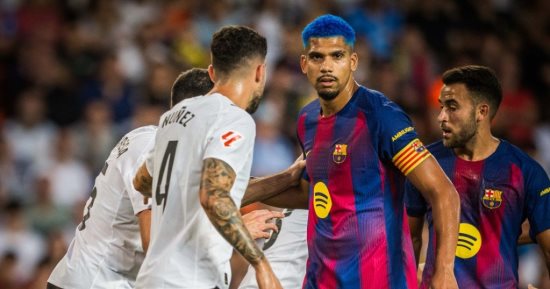 فالنسيا ضد برشلونة.. التعادل السلبي يحسم الشوط الأول 