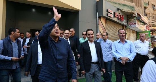 رئيس الوزراء يستجيب لطلبات نواب الجيزة ويؤكد: العمل على استكمال مشروعات صرف صحي ونظافة ومدارس