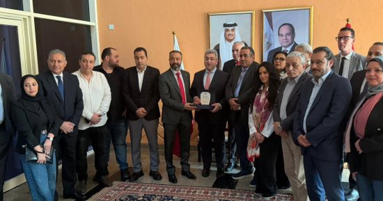 سفير مصر بقطر يحتفي بدور النشر المصرية في معرض الدوحة للكتاب
