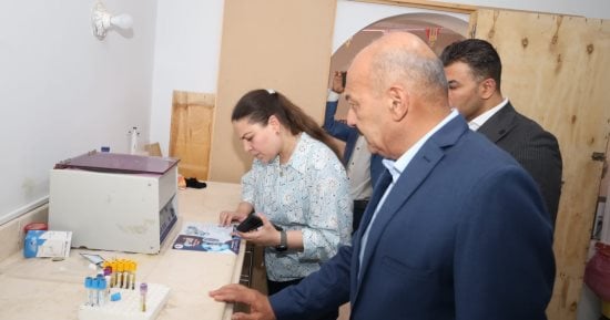 محافظ السويس يقود حملة مفاجئة بالجناين وإغلاق منشآت طبية تعمل بدون ترخيص