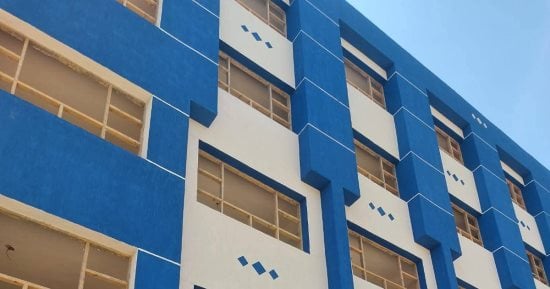 بعد مشاجرة داخل المدرسة.. تصالح ولية أمر ومعلمة داخل مركز قليوب