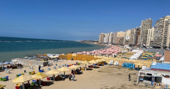 شواطئ الإسكندرية جاهزة لعيد الأضحى.. 43 شاطئا مدعما بمنظومة إنقاذ مدربة.. الأسعار تبدأ من 5 جنيهات وتصل 25 جنيها للفرد وشاطئ الهانوفيل مجانا.. و10 خطوط ساخنة لتلقى الشكاوى وسط رقابة مكثفة.. فيديو وصور