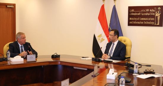 الاتصالات تبحث مع غرفة التكنولوجيا جذب الاستثمارات وتعزيز إنشاء مراكز البيانات