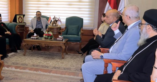 محافظ سوهاج يستقبل الأساقفة والمطارنة للتهنئة بعيد الأضحى