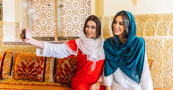 ستايل كل برج فى العيد شكله إيه؟ امرأة برج الحمل جريئة والحوت ناعمة