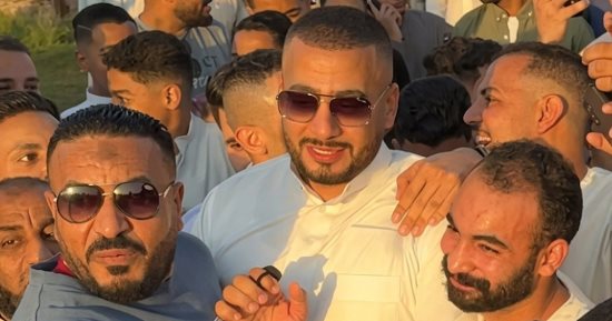 عصام السقا يحتفل بعيد الأضحى فى مسقط رأسه بالمنيا وسط جمهوره ومحبيه.. صور