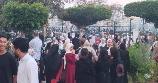 توافد المصلين والأسر لأداء صلاة عيد الأضحى المبارك ببنها فى القليوبية.. مباشر