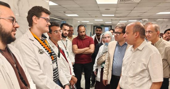 عميد طب قصر العيني يطمئن على المرضى وانتظام الخدمة الطبية بأول أيام عيد الأضحى