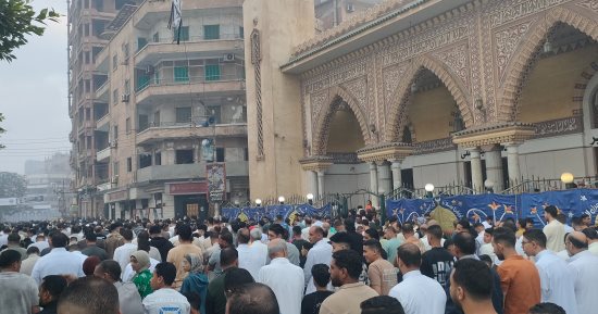 الآلاف يؤدون صلاة عيد الأضحى بمسجد أولاد الزبير على ضفاف النيل بالغربية
