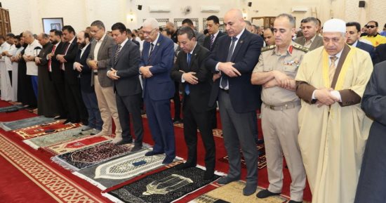 محافظ المنوفية يؤدي صلاة عيد الأضحى وسط جموع المواطنين بشبين الكوم