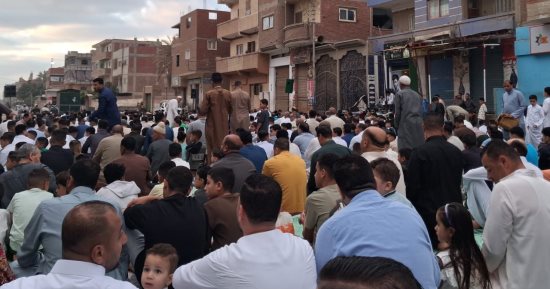 بهجة وفرحة بقرية الشبراوين بالشرقية بعد صلاة عيد الأضحى.. صور