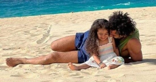 من العلمين الجديدة إلى شواطىء الغردقة.. محمد صلاح سفير السياحة المصرية 