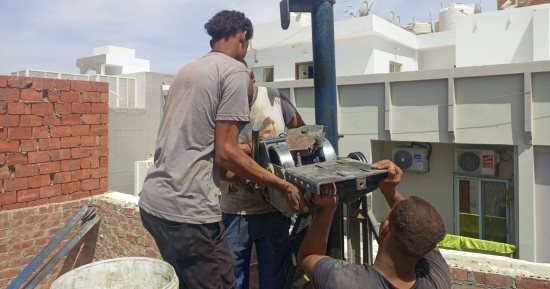 إحباط محاولة بناء رووف مخالف بالهضبة الجنوبية بالغردقة ومصادرة المعدات 