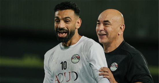محمد صلاح ولاعبو منتخب مصر يتدربون على أغنية «هنا مصر».. فيديو