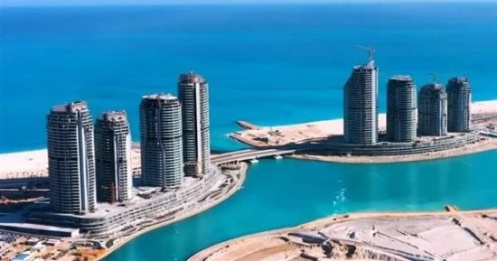 رمال العلمين.. علاج طبيعى لمحاربة المشكلات الجلدية الشائعة