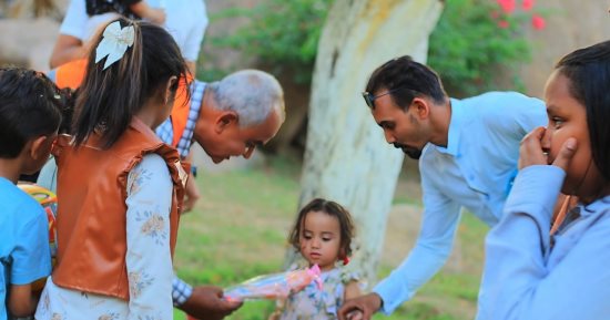 بالونات وهدايا وألعاب.. حدائق أسوان تحتفي بالأطفال في ثالث أيام العيد