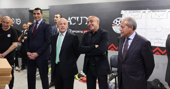 وزير الرياضة للاعبى المنتخب: الجماهير المصرية تساندكم