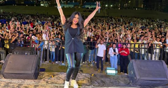 "أنا بين نارين" و"ذكى يا ذكى".. هدى تتألق بأغانيها فى حفلات العيد 