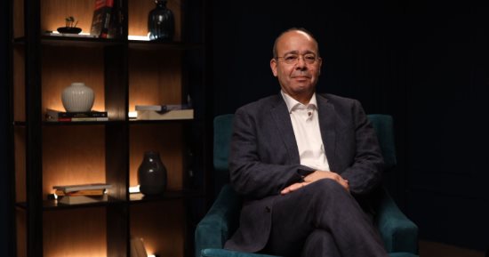 عودة عبد اللطيف المناوى إلى الشاشة بـ«رؤية أخرى» على منصات الشرق بلومبرج