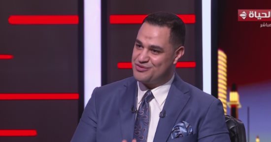 أحمد هارون يحذر من تعفن الدماغ بسبب السوشيال ميديا: قربت البعيد وبعدت القريب