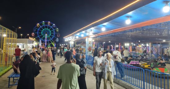 زحام بمصيف بلطيم والملاهى في اليوم الرابع لعيد الأضحى.. صور وفيديو