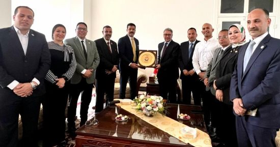 وفد الحرية المصري يلتقي سفير القاهرة في بكين ويؤكد أهمية الاستفادة من التجربة الصينية 
