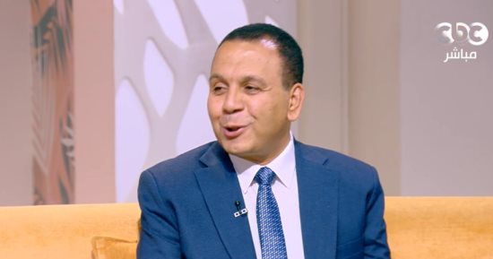 خبير تربوي: 7 أخطاء يرتكبها الآباء مع الأبناء في موسم الامتحانات