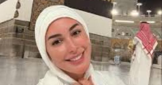 ياسمين صبري وياسمين عبد العزيز ودرة أثناء أداء فريضة الحج.. صور